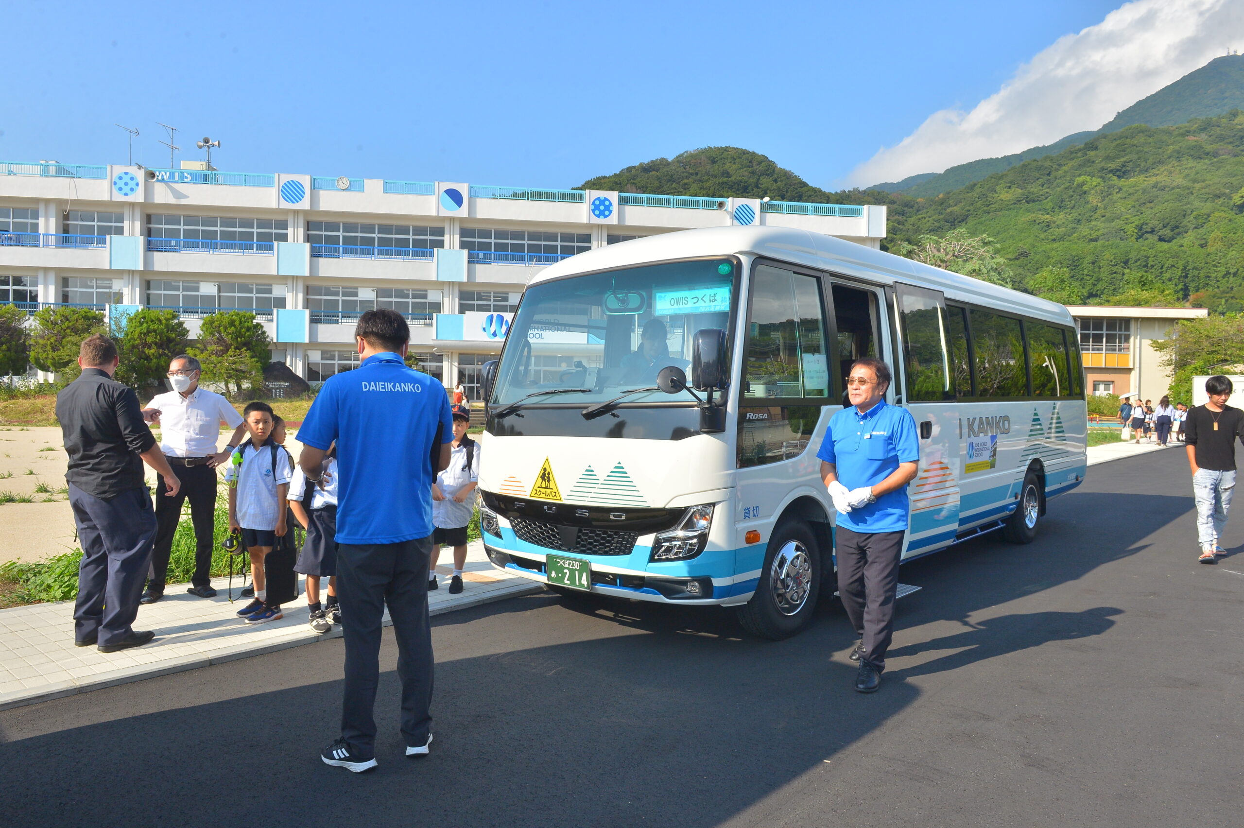 One World International School Tsukuba (OWIS Tsukuba) School buses